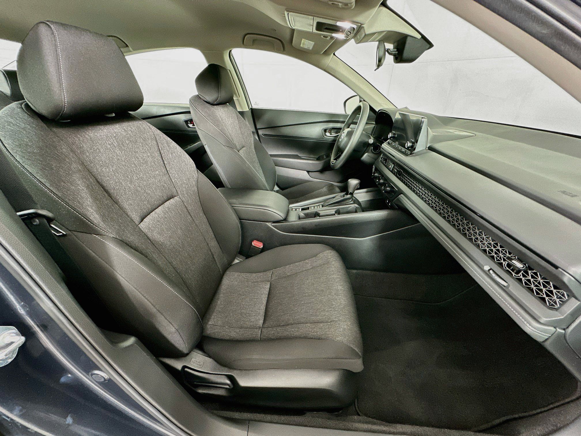 Used 2025 Honda Accord LX image 28