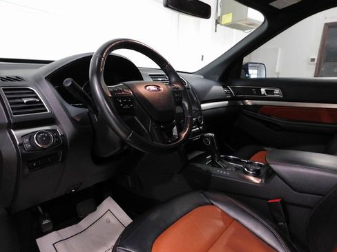 Used 2019 Ford Explorer XLT w/ XLT Desert Copper Package image 30