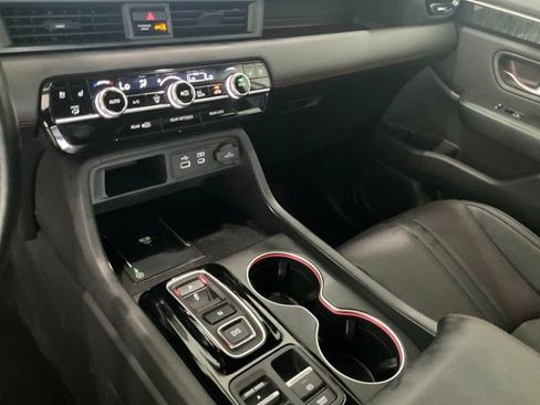 Certified 2025 Honda Pilot Black Edition image 13