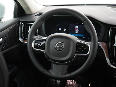 Used 2025 Volvo V60 B5 Cross Country Plus AWD/4WD image 16