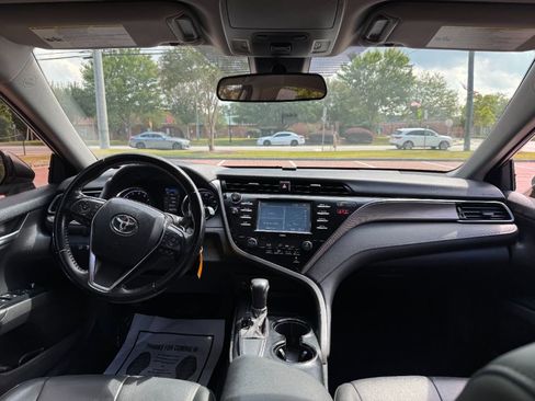 Used 2020 Toyota Camry SE image 15