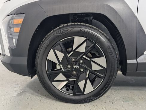 Certified 2025 Hyundai Kona SEL FWD image 9