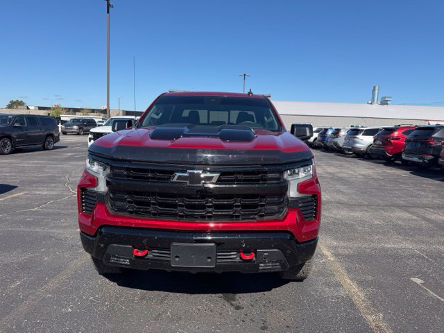 Used 2024 Chevrolet Silverado 1500 LT Trail Boss w/ LT Trail Boss Premium Package AWD/4WD image 2