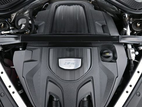 Used 2018 Porsche Panamera 4S w/ Premium Package Plus image 27