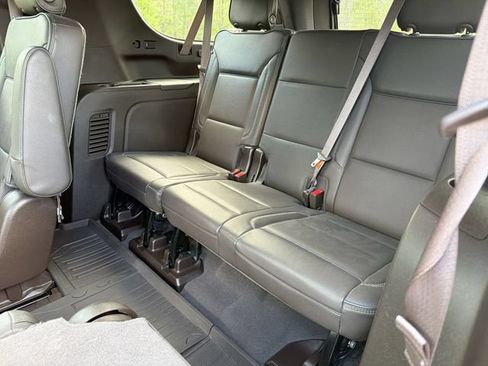 Used 2022 GMC Yukon XL Denali w/ Denali Premium Package AWD/4WD image 27