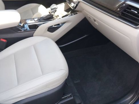 Used 2025 Kia Telluride S FWD image 6