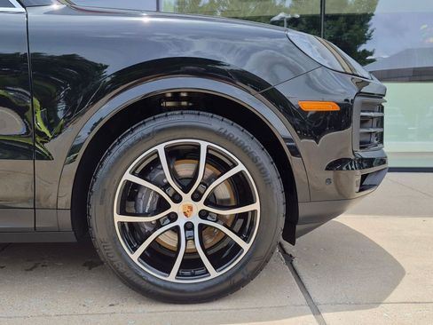 Certified 2026 Porsche Cayenne AWD/4WD image 11
