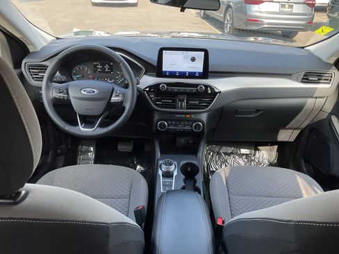 Used 2022 Ford Escape SE w/ SE Sport Appearance Package FWD image 17