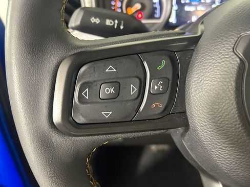 Used 2024 Jeep Gladiator Sport AWD/4WD image 15