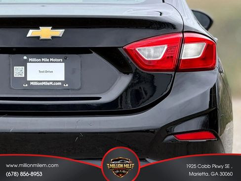 Used 2018 Chevrolet Cruze LS FWD image 14