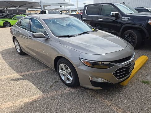 Used 2024 Chevrolet Malibu LT FWD image 2
