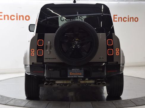 Used 2023 Land Rover Defender 110 V8 AWD/4WD image 5