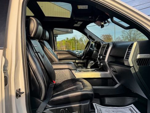 Used 2018 Ford F150 Platinum w/ Equipment Group 701A Luxury image 11