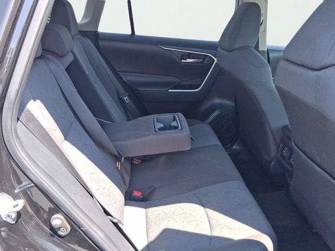 Used 2025 Toyota RAV4 XLE AWD/4WD image 11