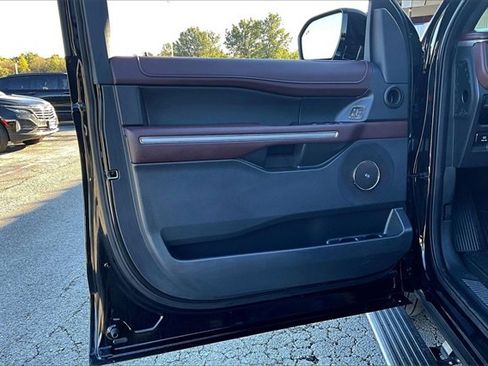 Used 2024 Ford Expedition Max Limited image 20