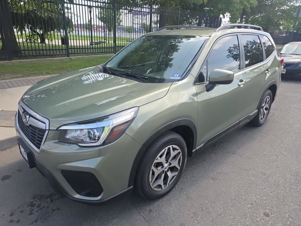 Used 2019 Subaru Forester Premium AWD/4WD image 9