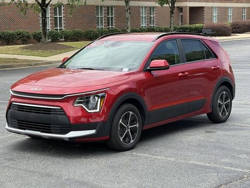 Certified 2025 Kia Niro LX FWD image 2