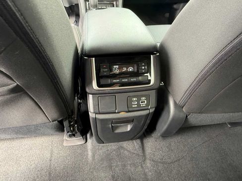 Certified 2025 Subaru Ascent Premium AWD/4WD image 17