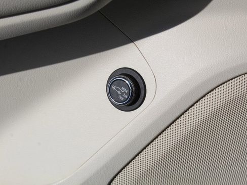 Used 2021 GMC Acadia Denali w/ Denali Technology Package image 46