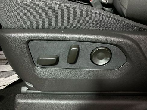 Used 2026 GMC Sierra 1500 Elevation image 12