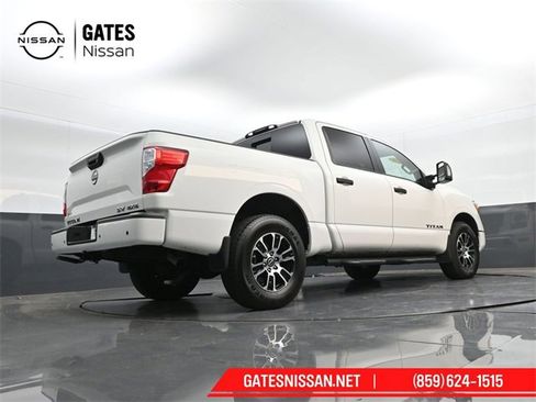 Used 2024 Nissan Titan SV w/ SV Convenience Package image 32