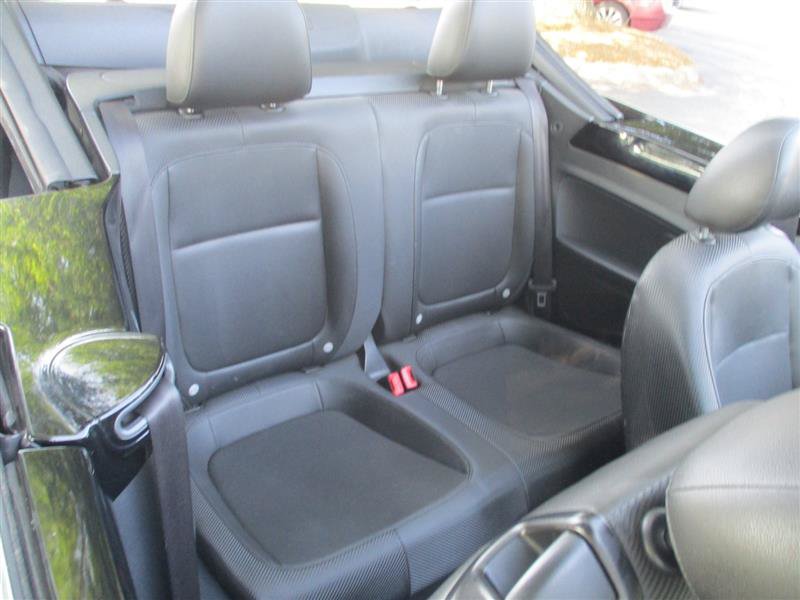 Used 2013 Volkswagen Beetle 2.0T FWD image 9