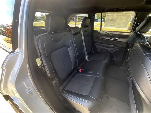 New 2025 Jeep Grand Cherokee Altitude AWD/4WD image 21