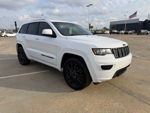 Used 2020 Jeep Grand Cherokee Altitude image 7