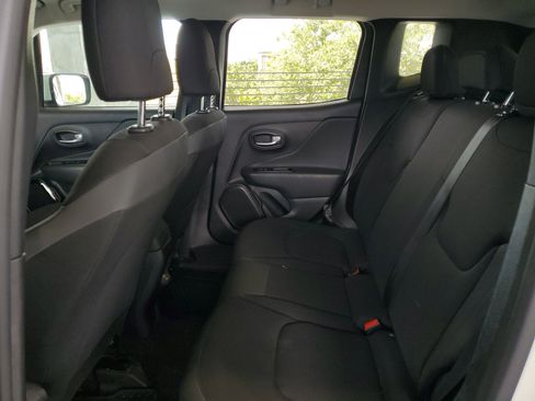 Used 2020 Jeep Renegade Altitude AWD/4WD image 8