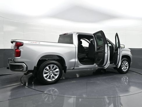 Used 2022 Chevrolet Silverado 1500 Custom AWD/4WD image 33