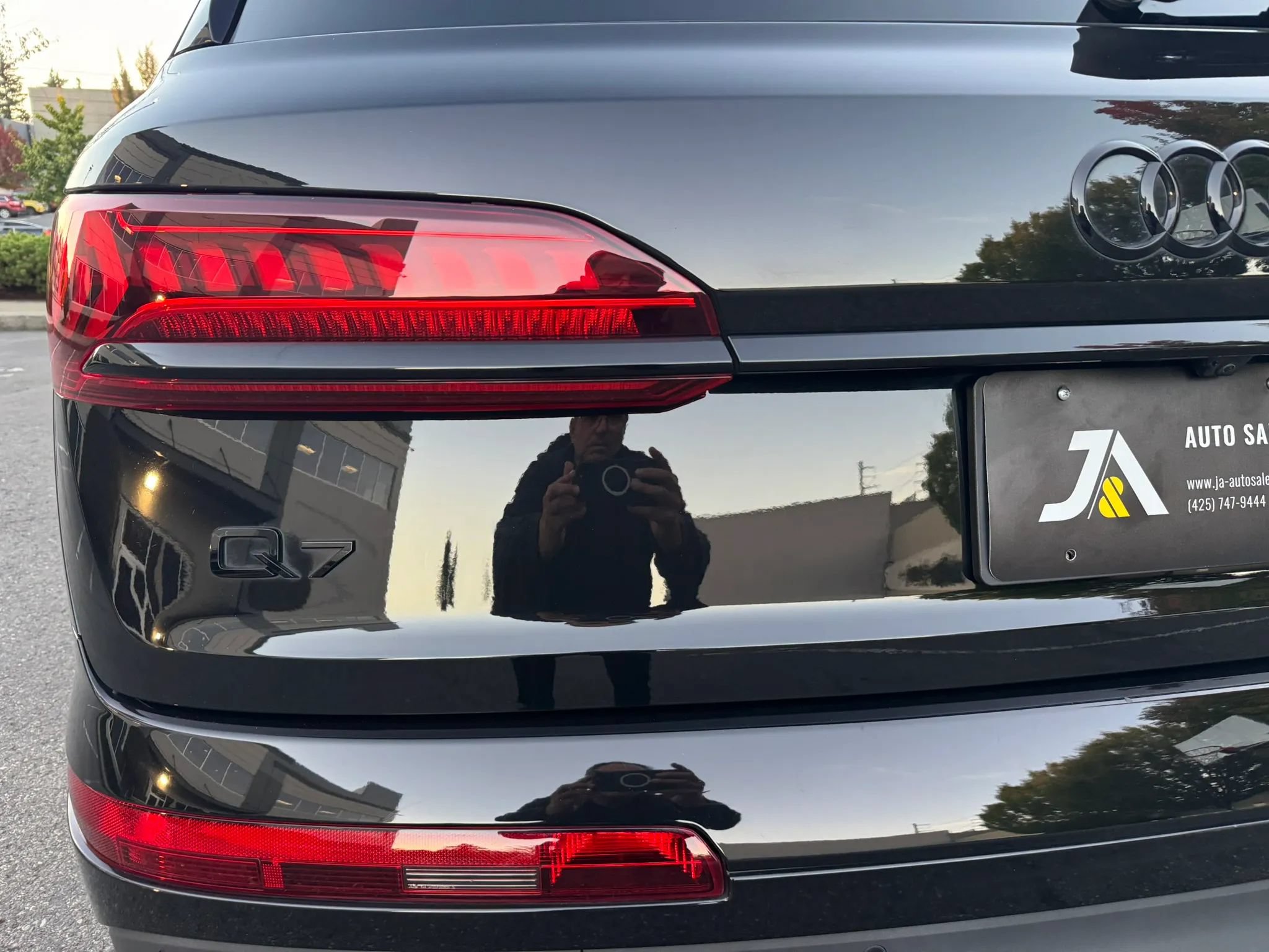 Used 2023 Audi Q7 3.0T Prestige w/ Prestige Package AWD/4WD image 17