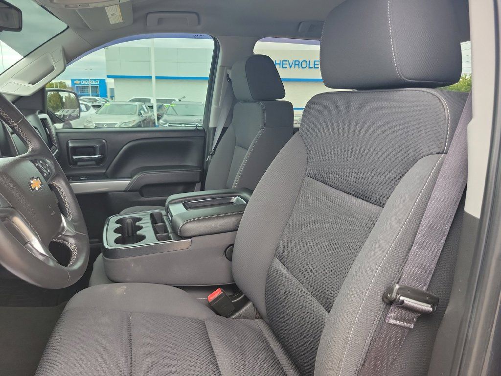 Used 2017 Chevrolet Silverado 1500 LT w/ All Star Edition AWD/4WD image 6