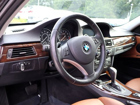 Used 2011 BMW 335i xDrive Sedan AWD/4WD image 16