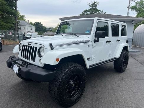 Used 2014 Jeep Wrangler Unlimited Sahara AWD/4WD image 3