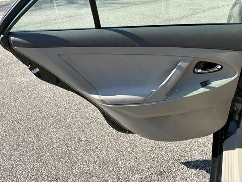 Used 2011 Toyota Camry LE image 18