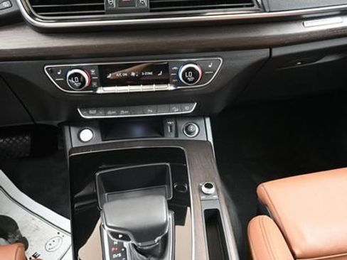 Used 2024 Audi Q5 2.0T Premium w/ Convenience Package AWD/4WD image 29