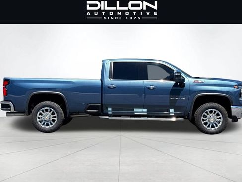 Used 2025 Chevrolet Silverado 3500 LTZ w/ LTZ Plus Package AWD/4WD image 3