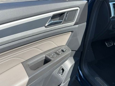 Used 2022 Volkswagen Atlas SEL R-Line image 16