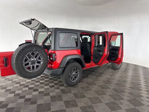 Used 2024 Jeep Wrangler Unlimited Sport AWD/4WD image 18