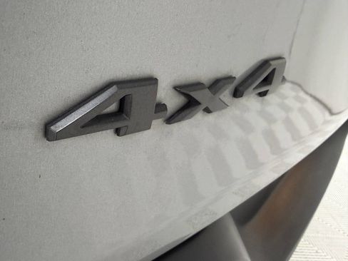 Used 2015 Jeep Cherokee Trailhawk w/ Comfort/Convenience Group image 11