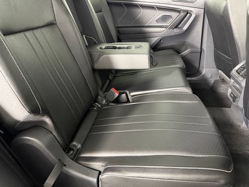 Used 2022 Volkswagen Tiguan SE FWD image 31