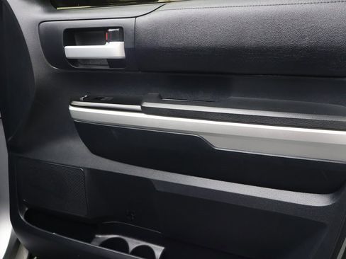 Used 2016 Toyota Tundra SR5 w/ SR5 Upgrade Package image 12