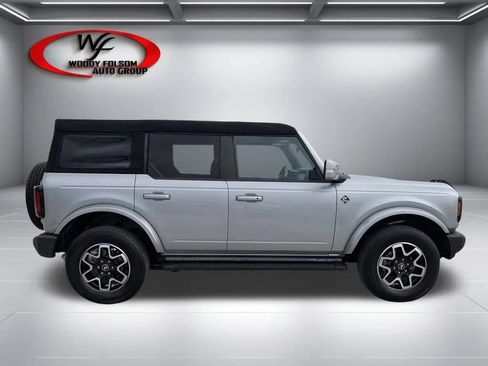 Used 2023 Ford Bronco Outer Banks AWD/4WD image 2