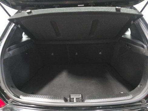 Used 2018 Hyundai Elantra GT image 6