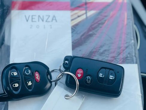 Used 2011 Toyota Venza AWD image 20