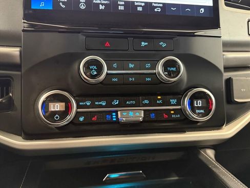 Used 2023 Ford Expedition Max XLT image 20