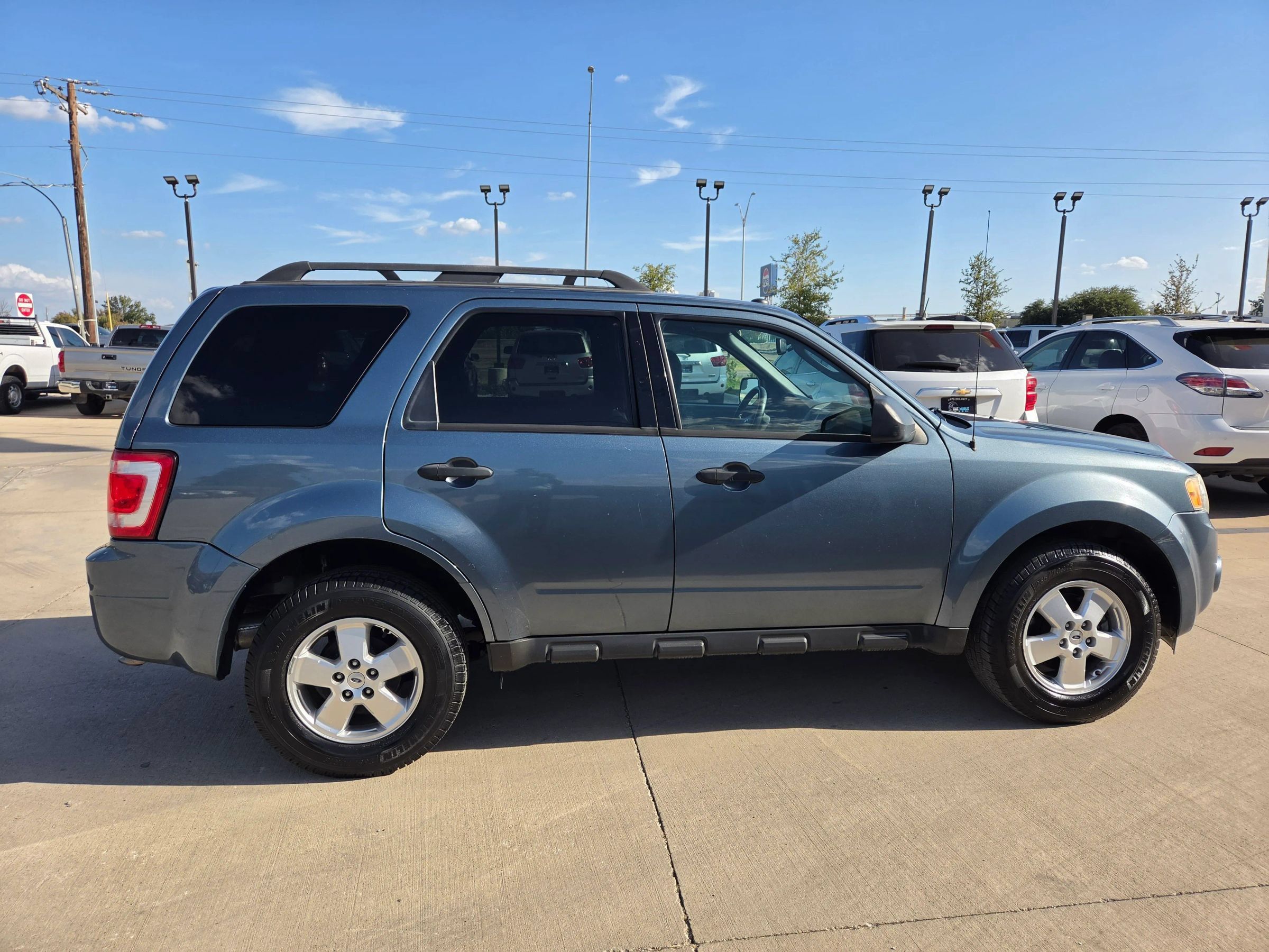 Used 2011 Ford Escape XLT w/ 202A Rapid Spec Order Code FWD image 29