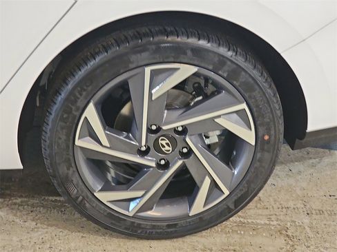 New 2025 Hyundai Elantra Sport image 31