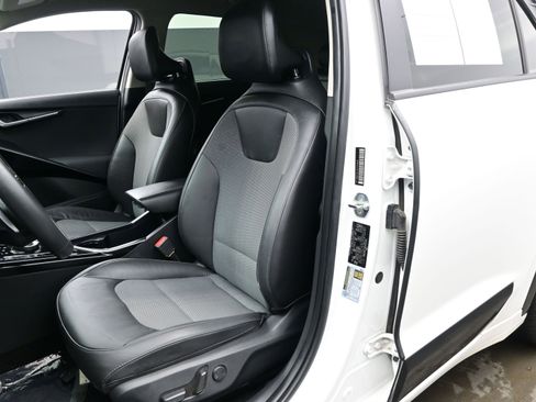 Used 2023 Kia Niro Wind w/ Wind Preserve Package image 12