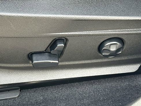 Used 2022 Alfa Romeo Stelvio Ti image 40